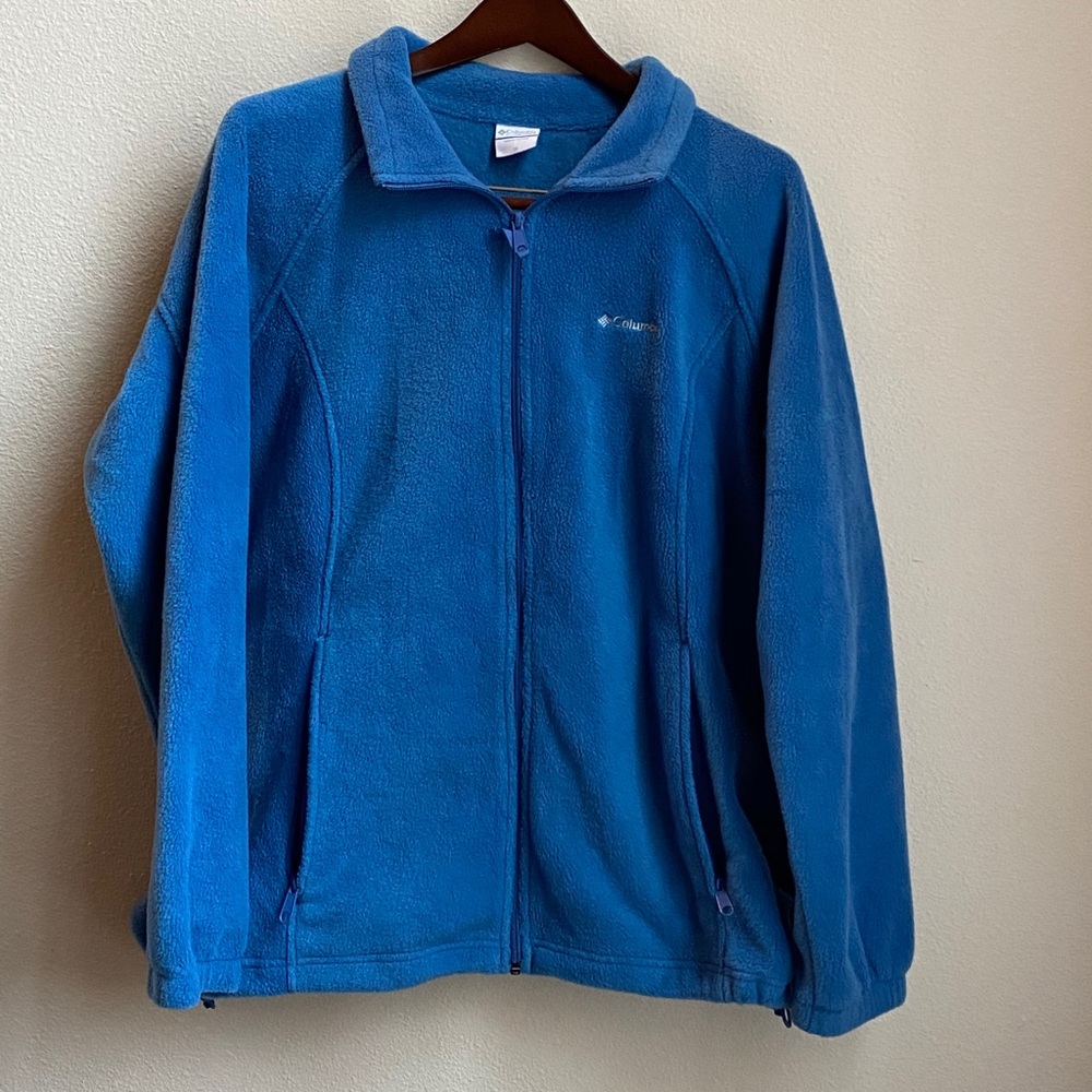 Artic blue Women’s Columbia fleece jacket
